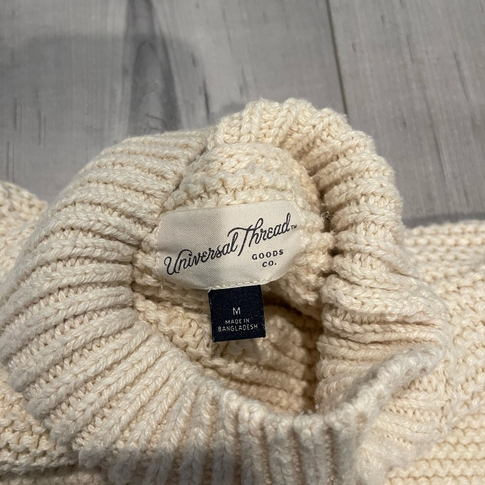 Universal Thread Sweater - Picture 3 of 4